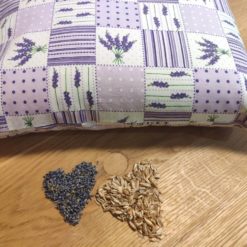 Levendulás tönkölypelyva párna patchwork