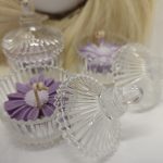 Lila-virag-szojaviazs-gyertya-uveg-edenyben